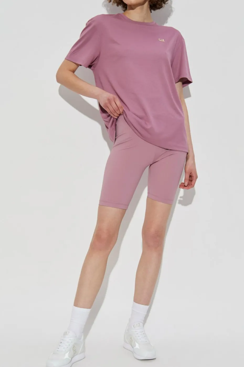 EA7 Emporio Armani RÓŻOWY T-shirt z aplikacją w kształcie logo