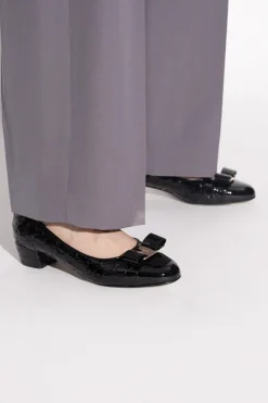 FERRAGAMO CZARNY Buty na obcasie `Vara`