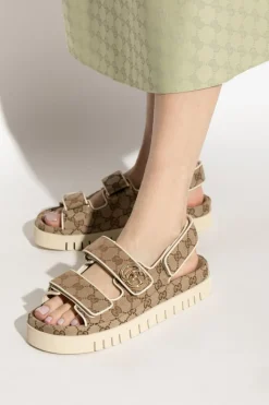 Gucci beżowy Sandały z monogramem