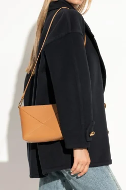 Loewe beżowy Torba na ramię `Puzzle Fold`