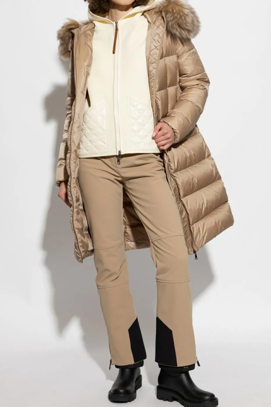 Moncler beżowy Płaszcz puchowy `Boedic`